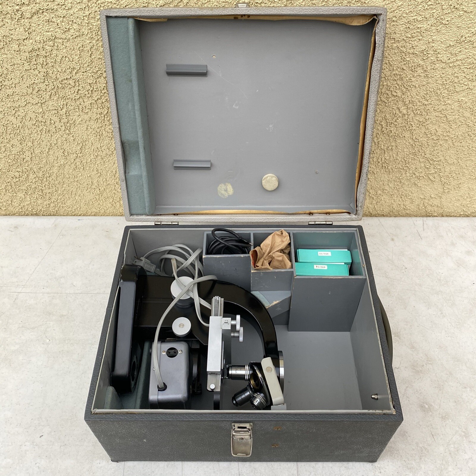 Ernst Leitz Wetzlar Laboratary Microscope Germany W/ Three Lenses, Case & Slides