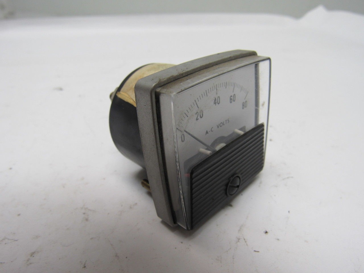 YEW 250109FAZZ 0-80 VOLT Voltage Meter Surface Mount Lot/2