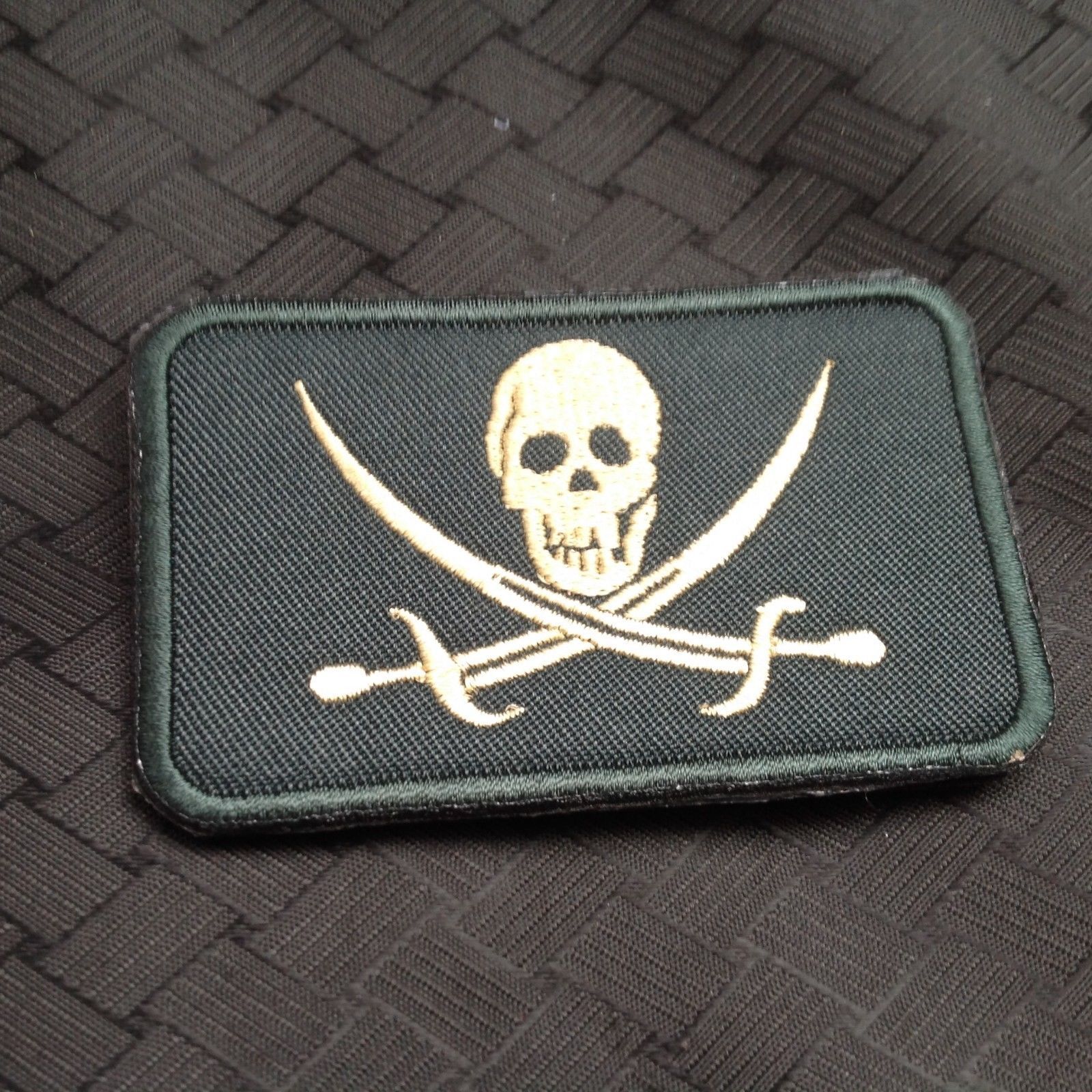INFIDEL JOLLY ROGER FLAG PIRATE SKULL WITH CROSS SWORD TACTICAL HOOK LOOP PATCH