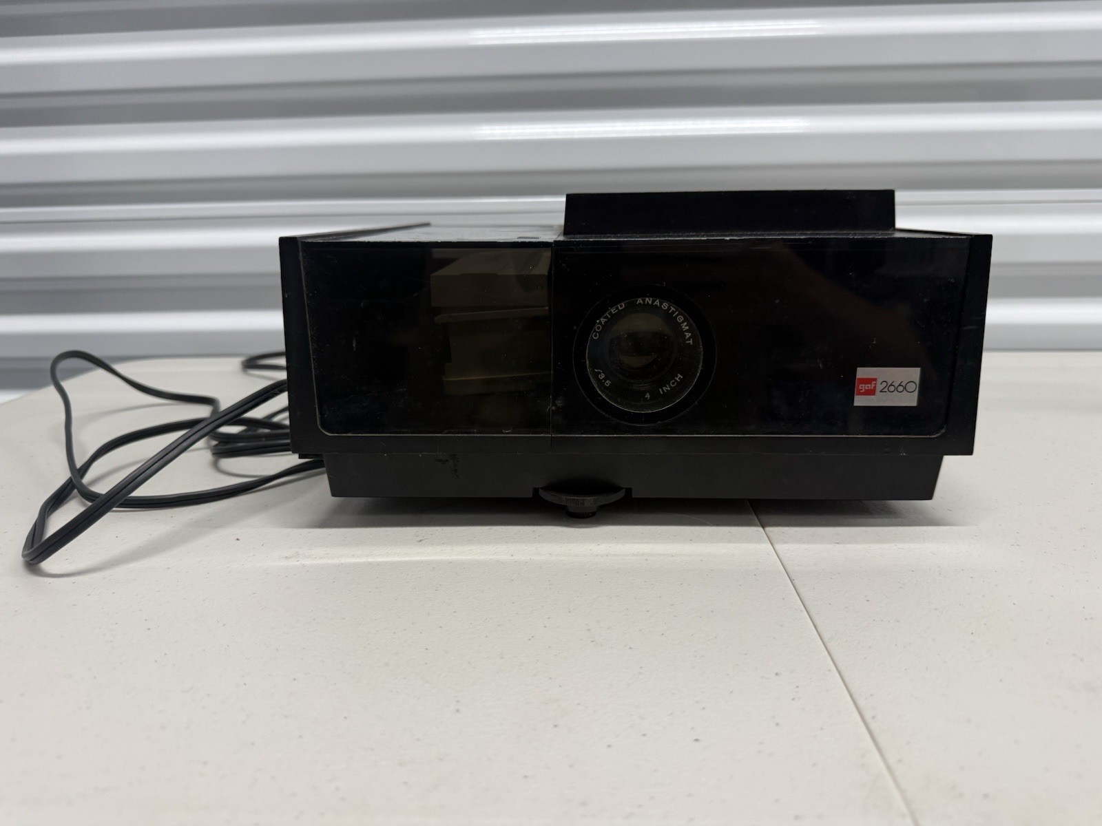 Slide Projector With Rototray. Gaf 2660 Vintage 2x2 Vintage