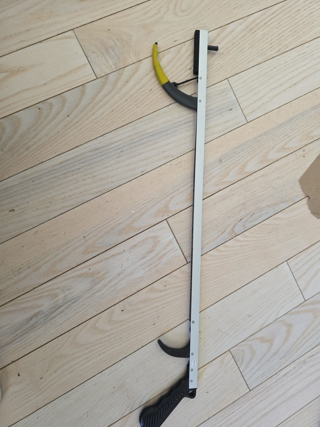 Reacher Grabber Tool for Elderly, Disabled or after Surgery Recovery, Claw Grabb