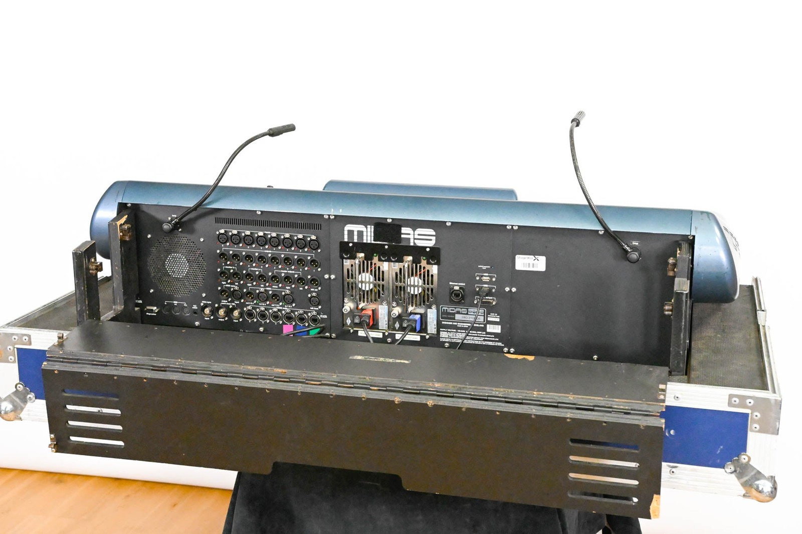 Midas PRO2 Live Digital Audio Mixing Console with Flight Case CG01VMV