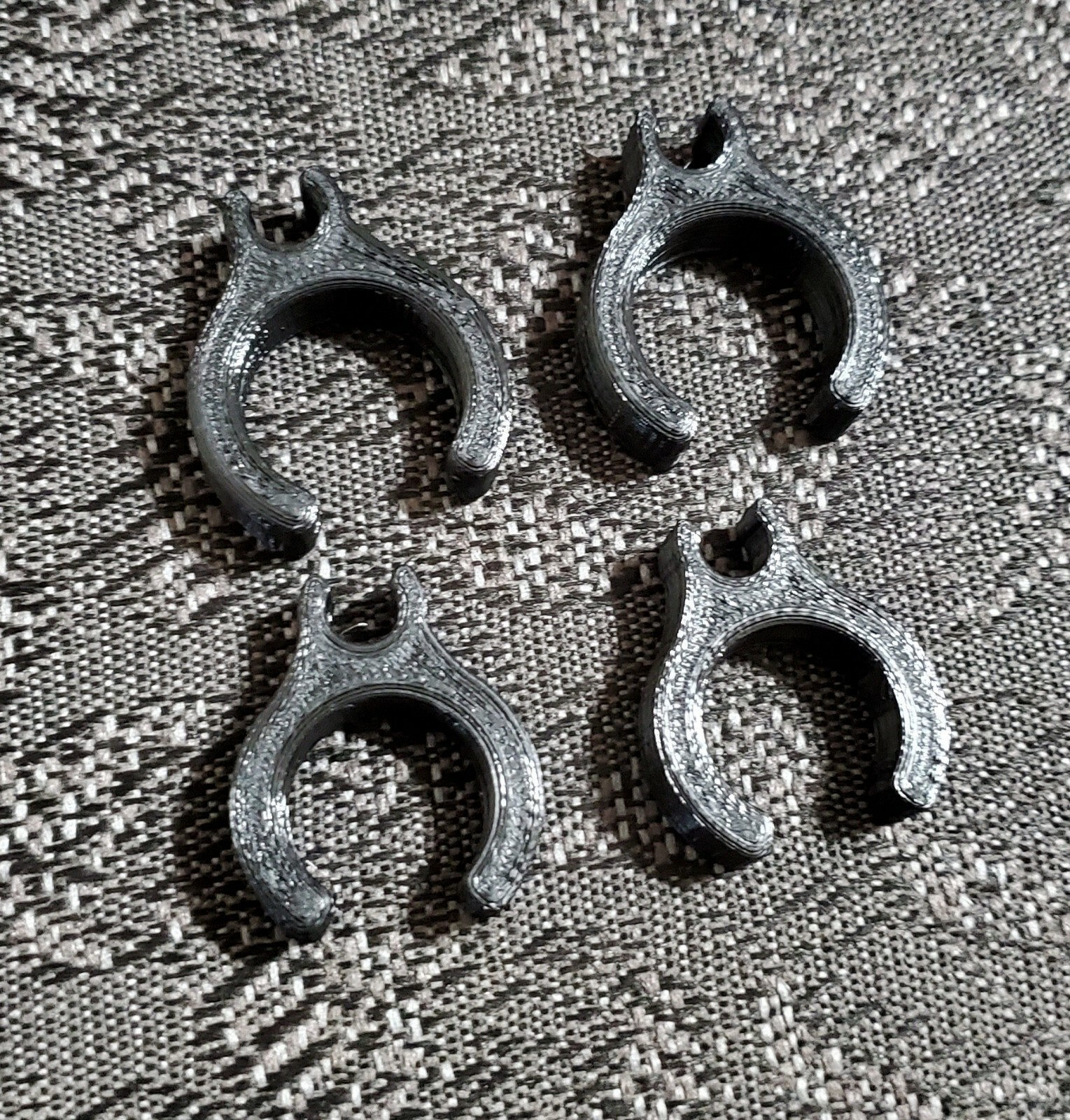 BLACK Equinox 900/700 Cable Clips GEN 3 - Lot of 4 (For Snake Skinz)