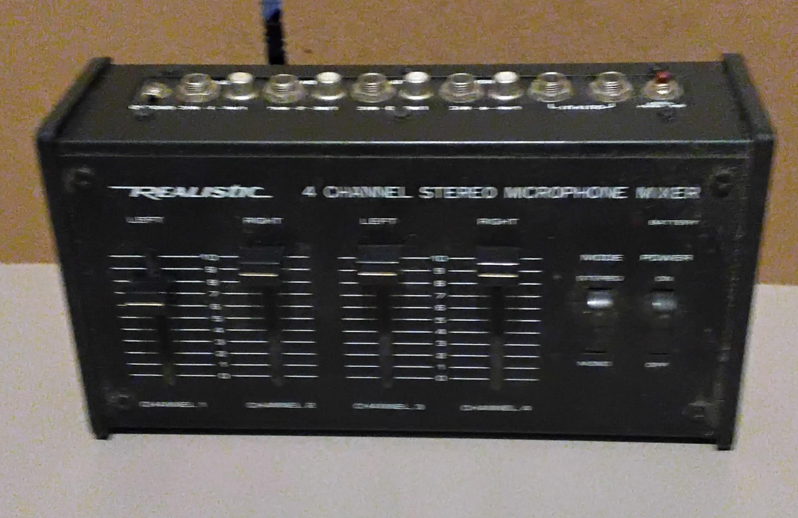 Realistic 4 Channel Stereo Microphone Mixer 32-1105 UNTESTED