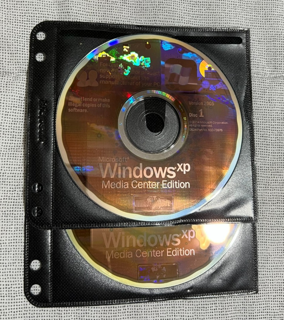 Microsoft Windows XP Media Center Edition 2-Disk Version 2005 with Product Key