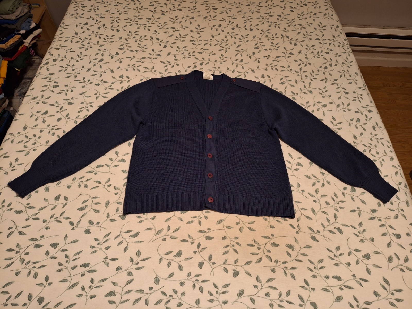 US Air Force Man's Wool/Acrylic Cold Weather Sweather Color Blue Size 44 R Used