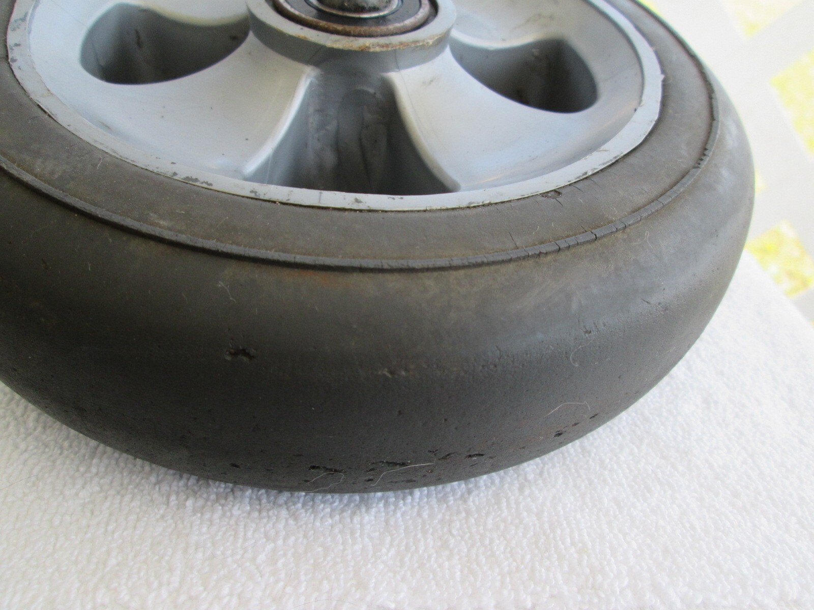 7.5" X 2 " Amigo Front Wheel #5282