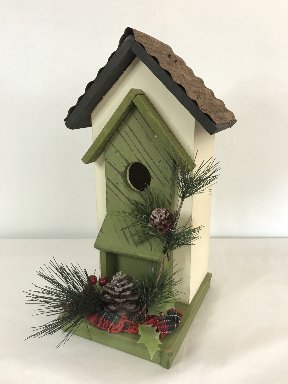 NEW BIRD HOUSE Rustic Weathered Wood Antique Ceiling Tin Pine Cones