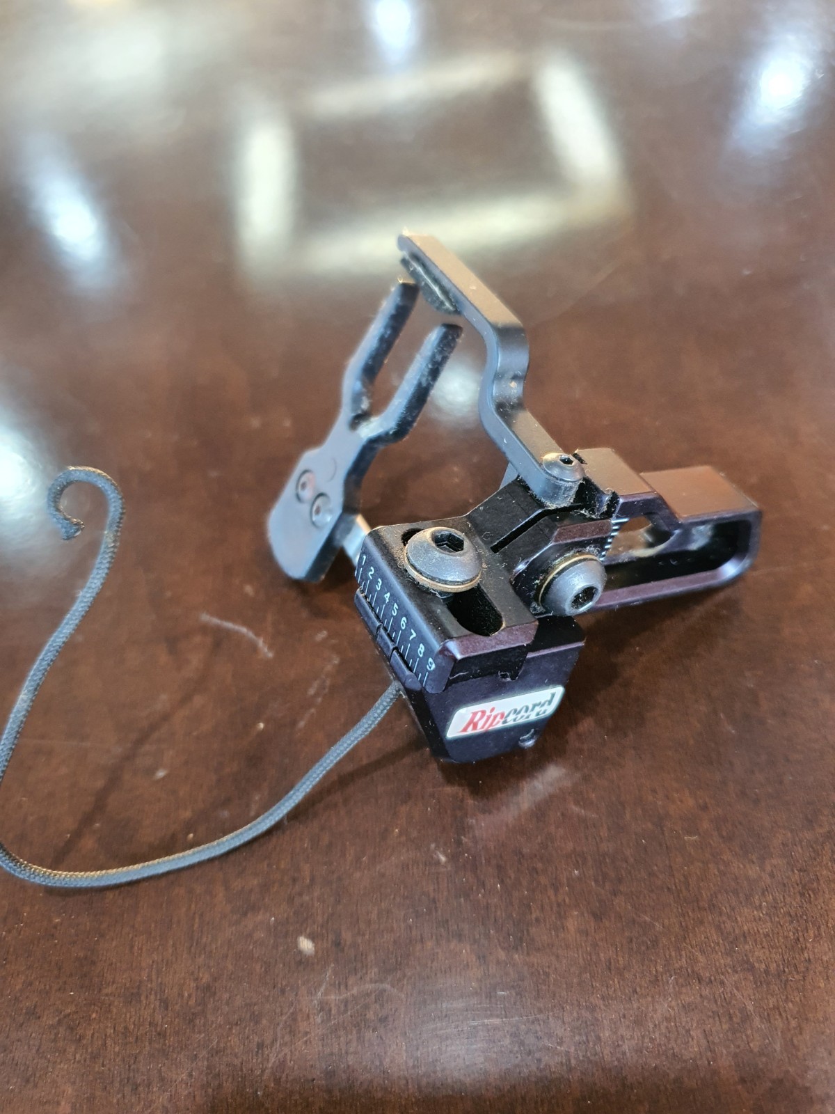 Rip Cord Dropaway Arrow Rest Black