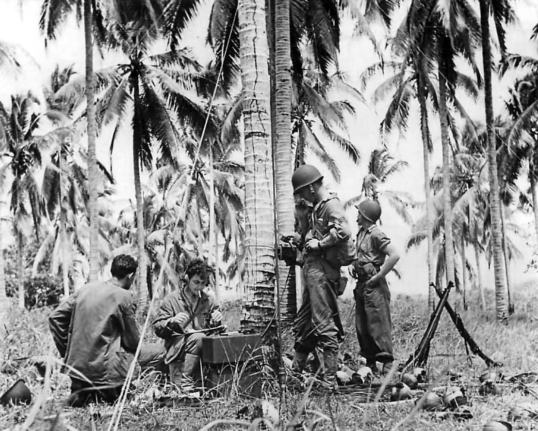 Marines set up radio communication site World War II WWII WW2 8x10 Photo 741c