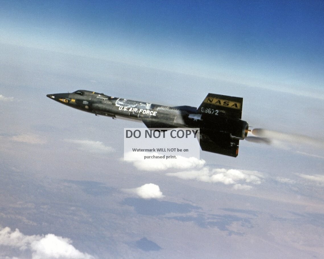 X-15 RESEARCH AIRCRAFT IN FLIGHT OVER DESERT - 8X10 NASA PHOTO (AA-609)
