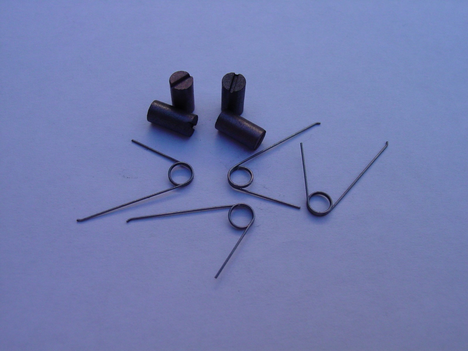4 Motor Brushes and 4 Springs for Lionel 681 & 682 Steam Engine Free shipping