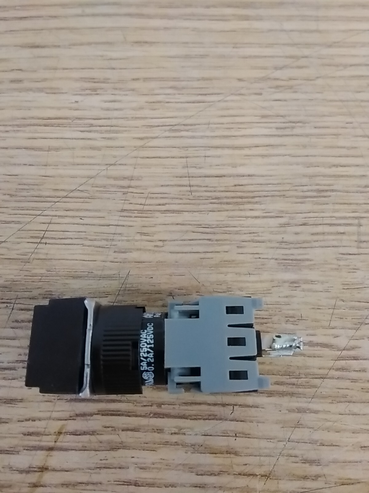 1Pc Fuji Electric White Push Button AH165-SF