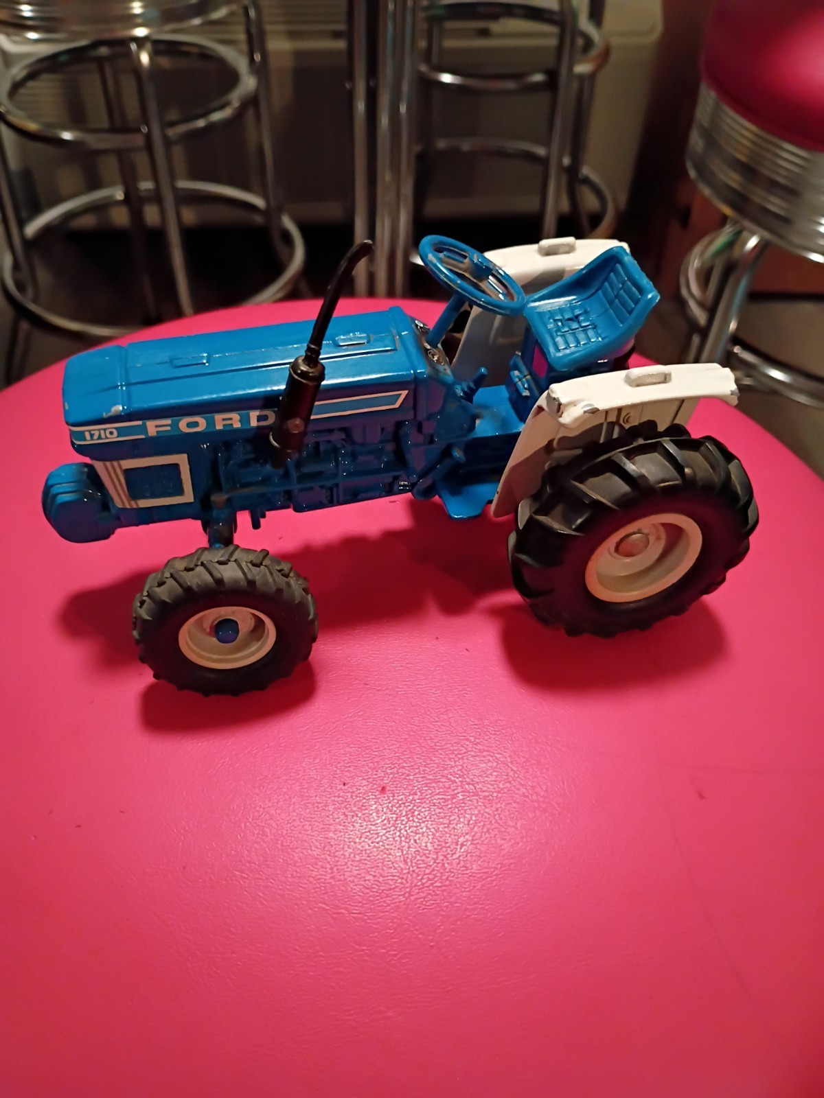 Ertl Ford 1710 Tractor 1:16 Collector's Edition Diecast