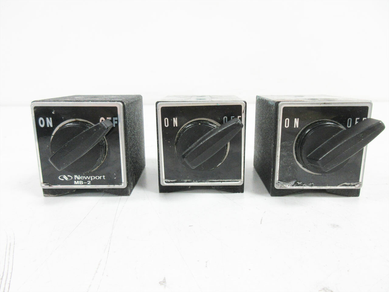 3x MAGNETIC BASE ~ [1] NEWPORT MB-2
