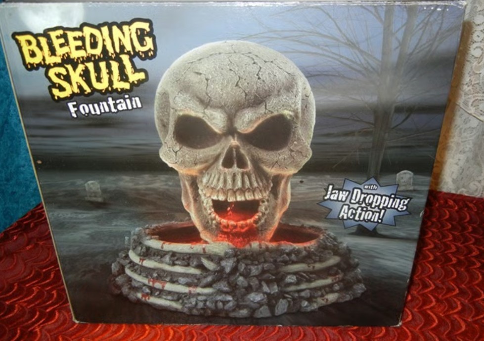 RARE LARGE BLEEDING SKULL FOUNTAIN HALLOWEEN HORROR PROP DECOR - VINTAGE