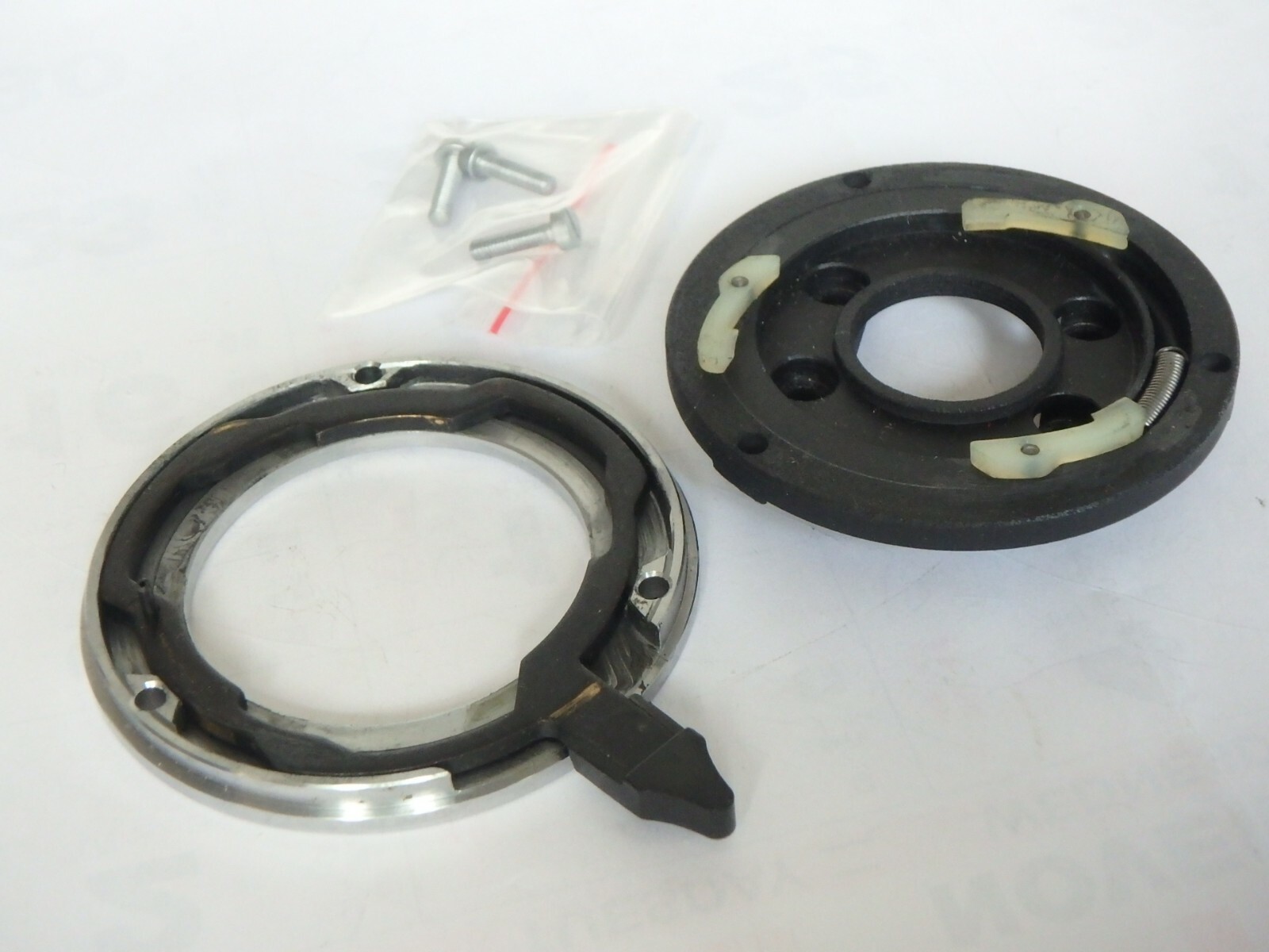 Leitz SM-Lux microscope head mounting plate, screws, catches & spring