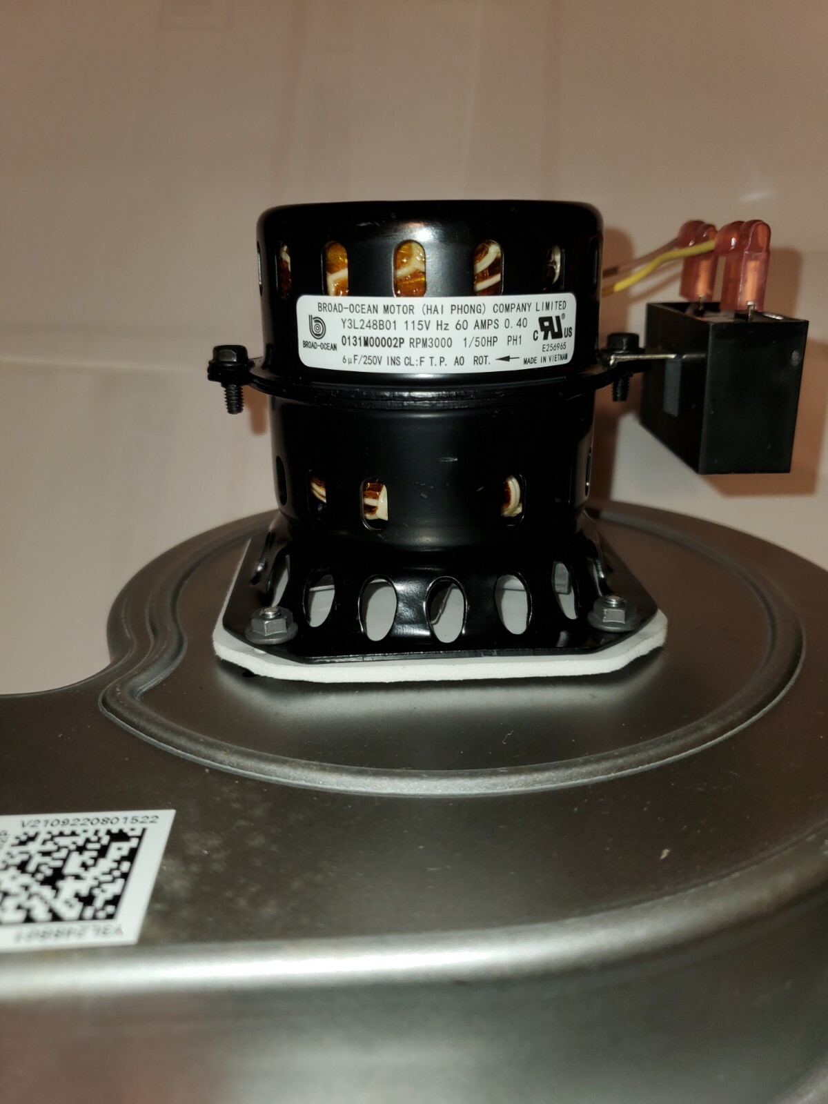 Brand New Goodman Amana Furnace Draft Inducer Motor 0131M00002P