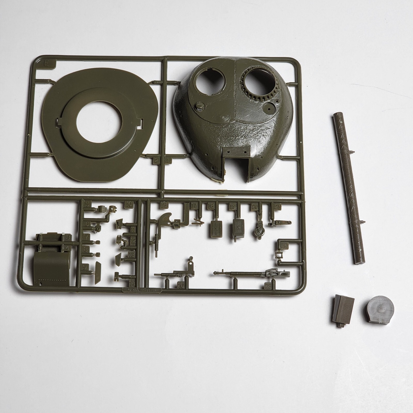 Trumpeter 00341 1/35 Finish Army T-55 KMT-5 Motorized Parts Kitbash E Sprue