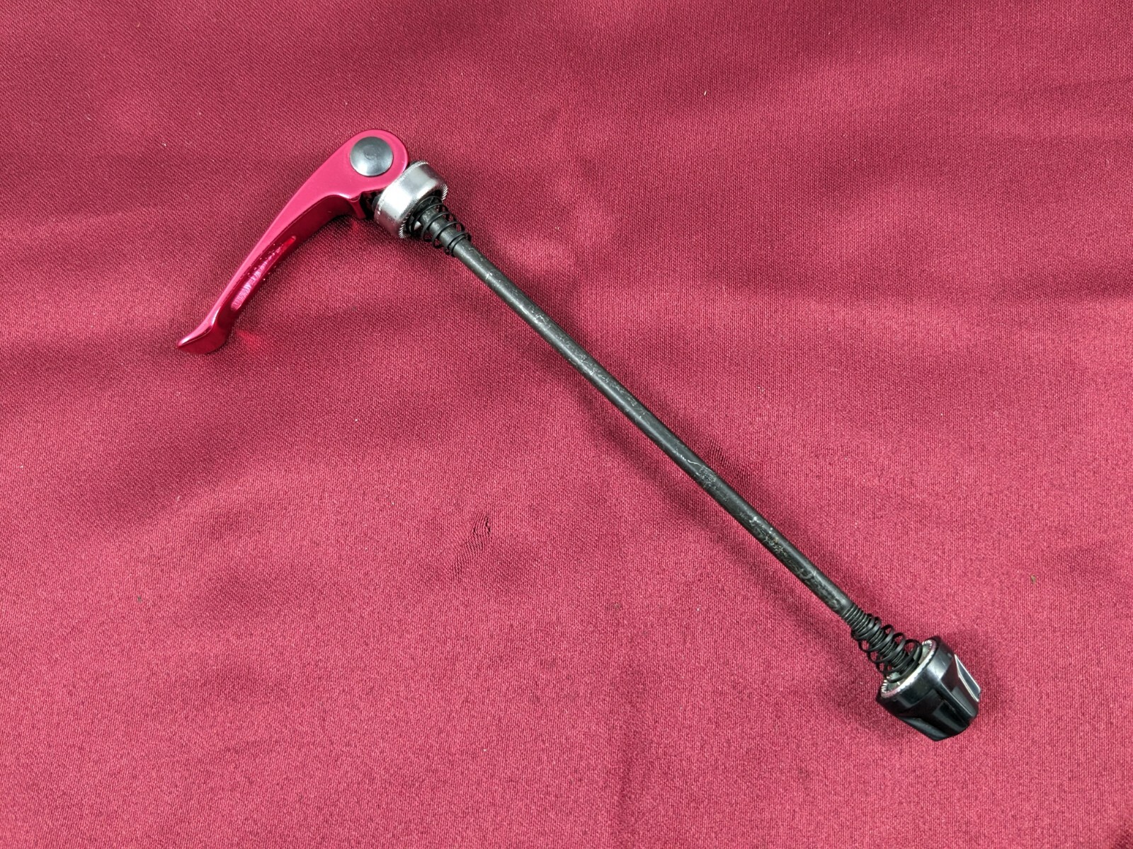 Unbranded REAR Quick Release Skewer 150mm Anodized Red Q31
