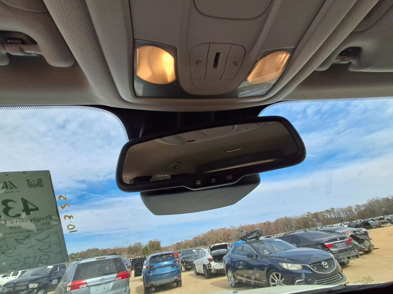RENEGADE 2019 Glove Box 4884406