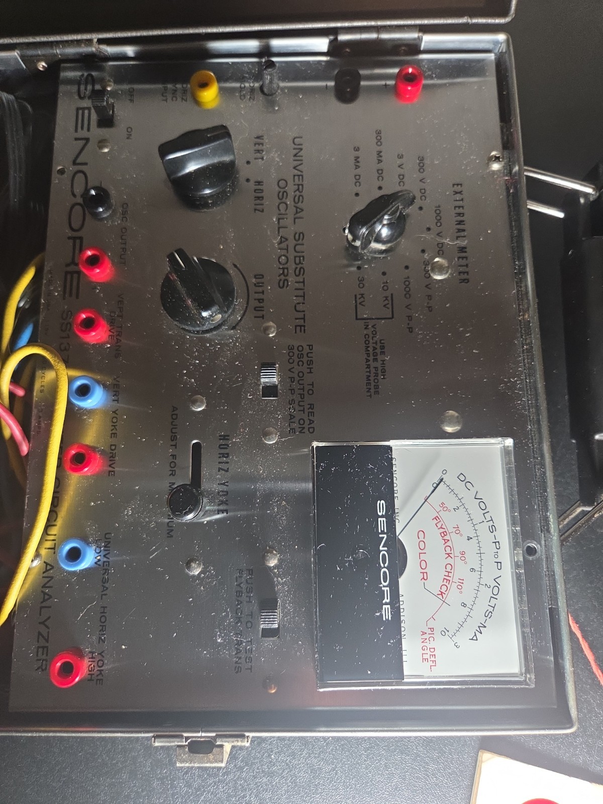 Sencore SS137 Sweep Circuit Analyzer - Power On - Untested