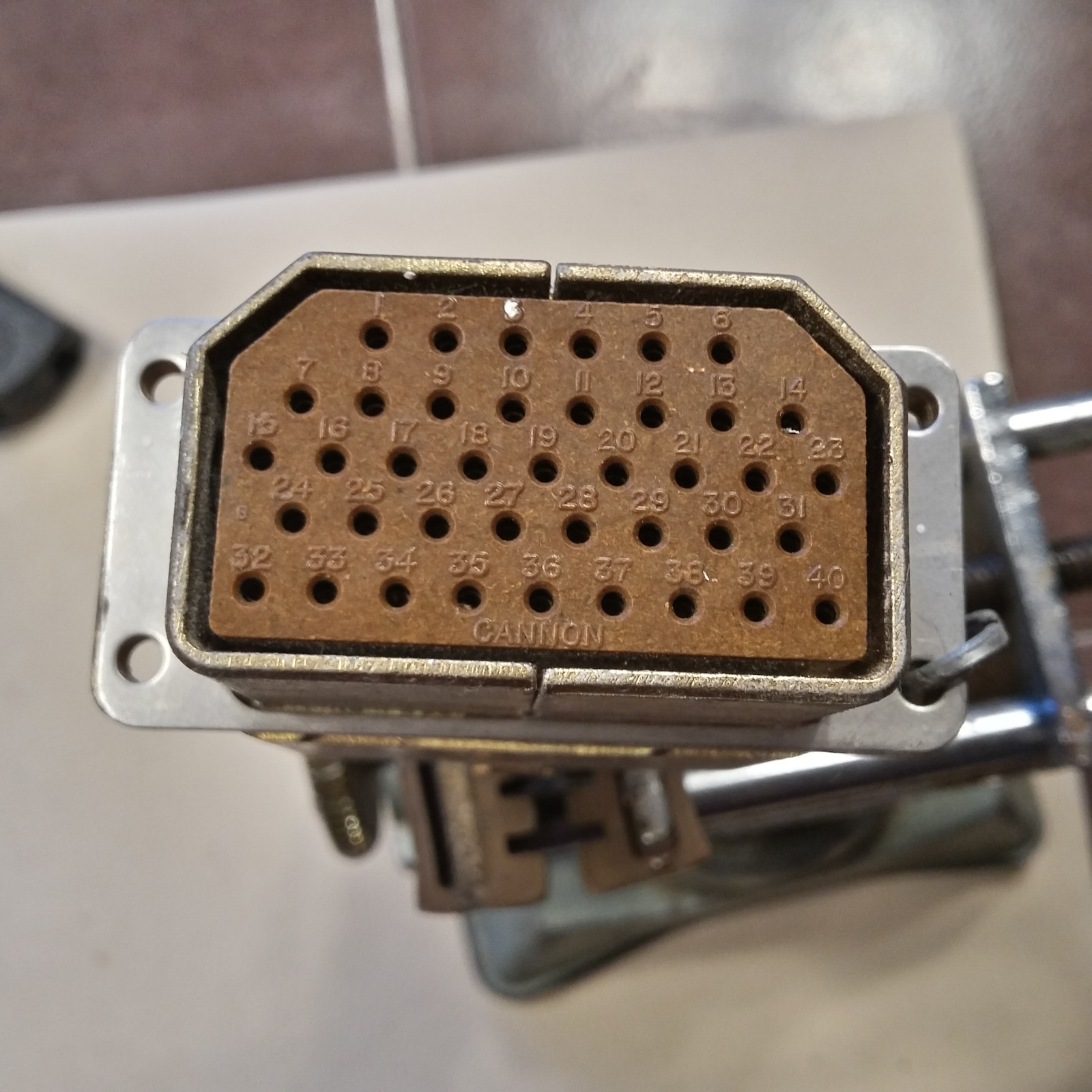 Cannon DPX-40-33S Connector