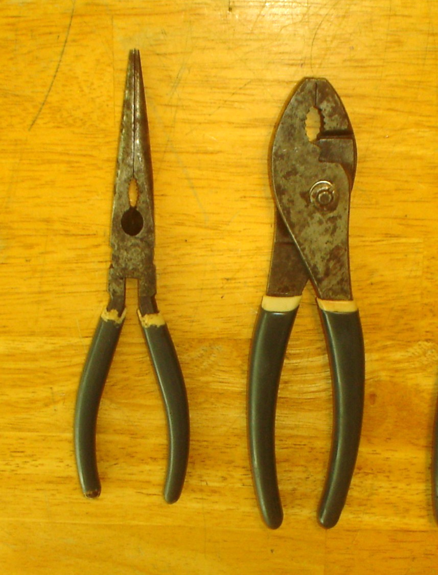 Case IH 4-Piece Pliers / Wire Cutters Set