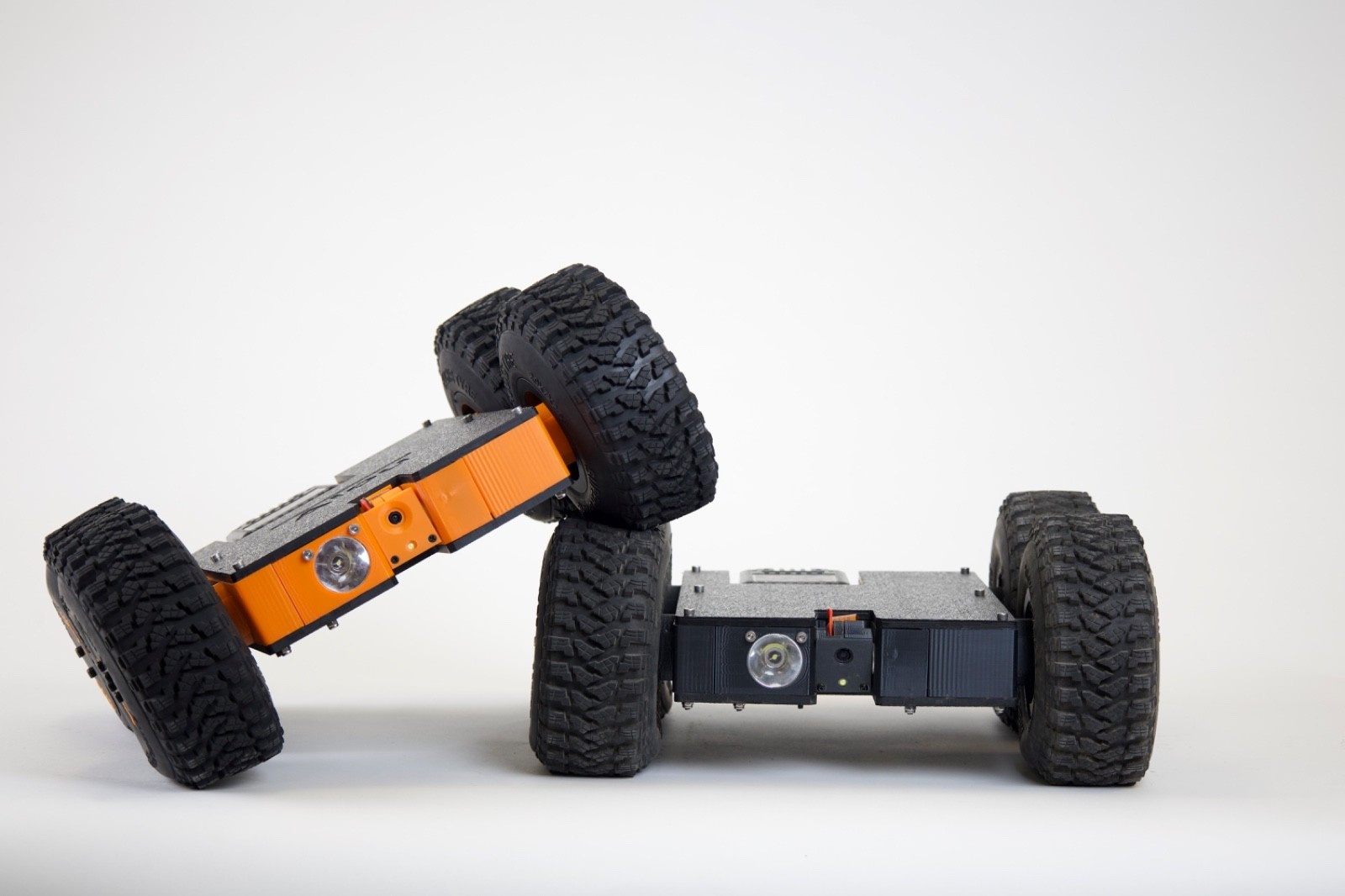 AlouTech Scrutinizer Crawlspace Inspection Robot Wireless Camera Rover