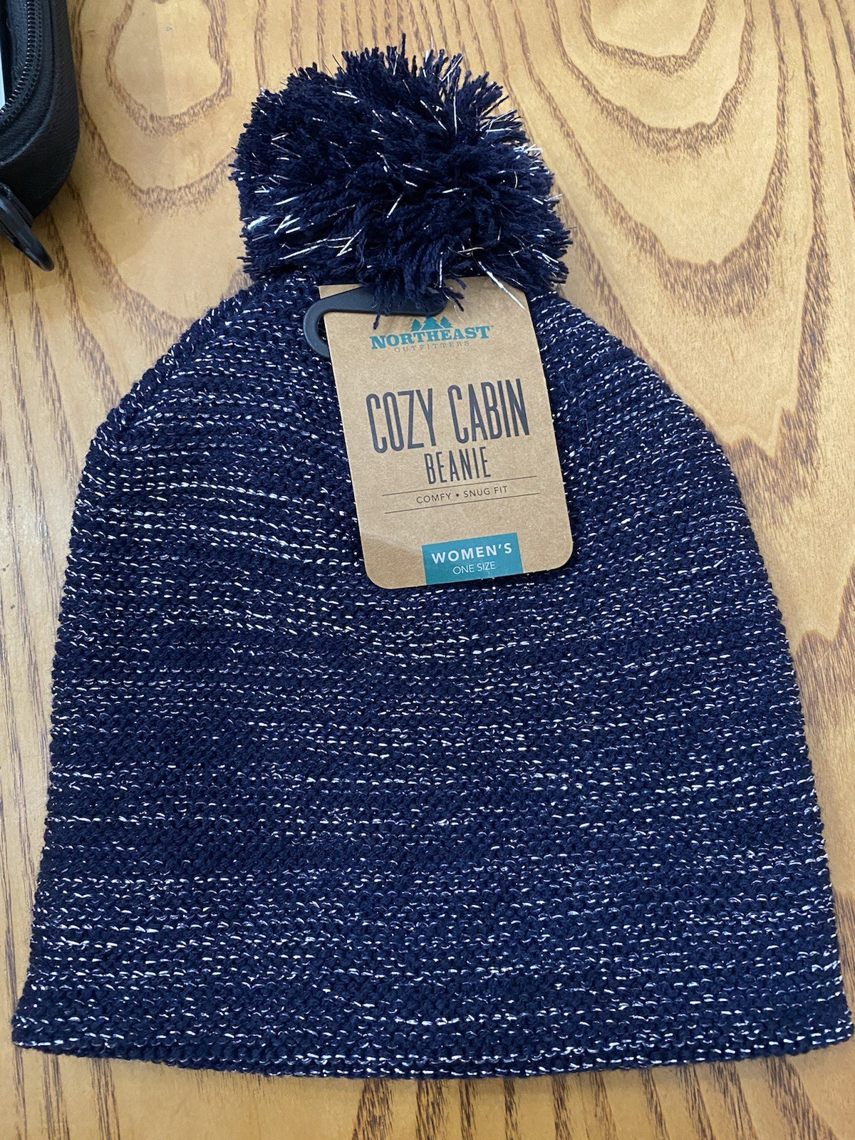 NORTHEAST OUTFITTERS WOMENS NEO COZY CABIN BLACK POM BEANIE OSFM NWT $30
