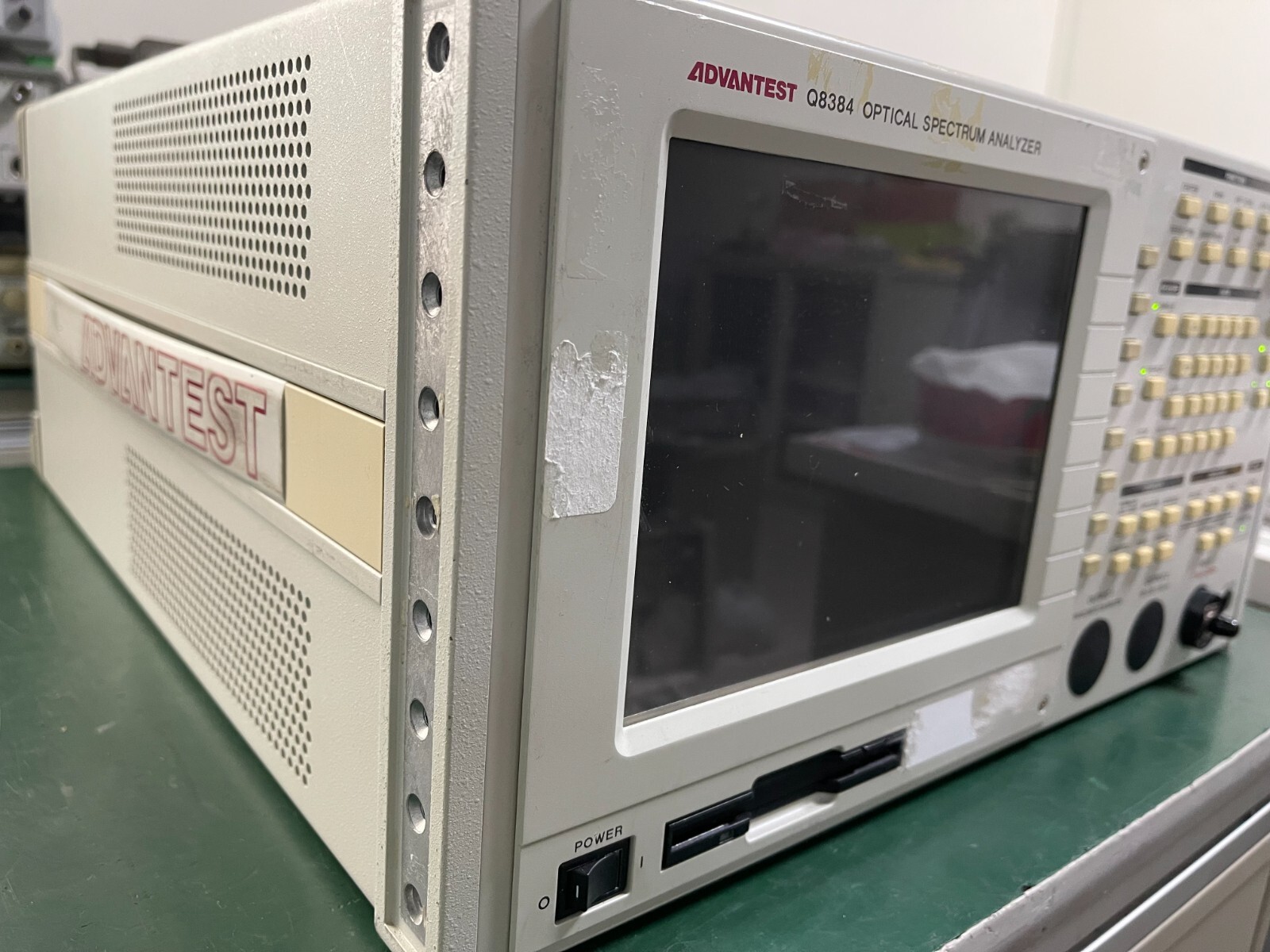 Advantest Q8384 Optical Spectrum Analyzer _ 2944