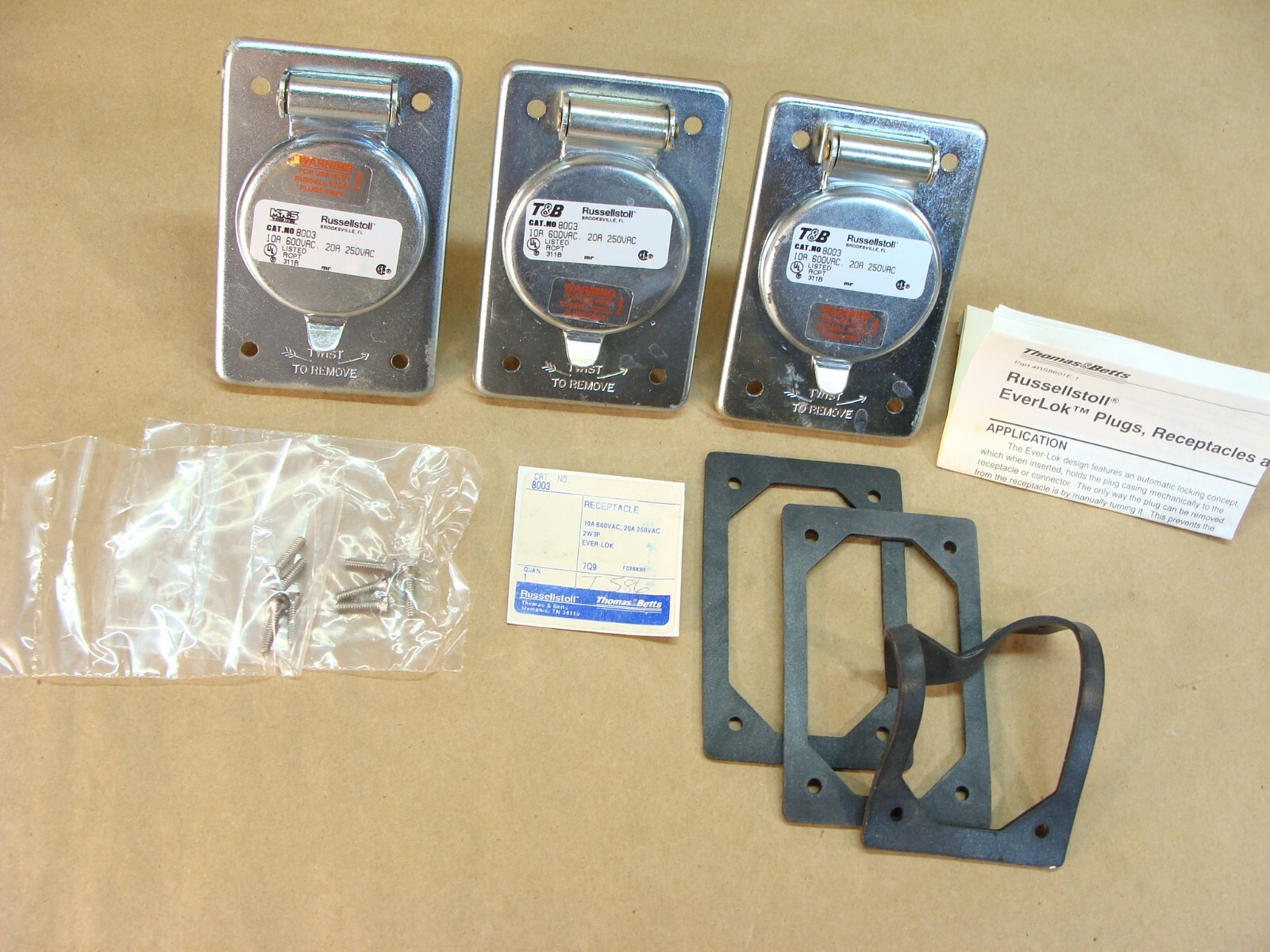 NEW lot of 3 RUSSELLSTOLL Thomas & Betts 8003 EVER-LOK receptacle 10A 600VAC