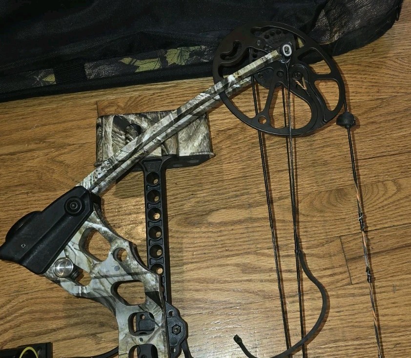 Mission Craze By Mathews Compound Bow Adjustable Draw Complete Set In Case RH
