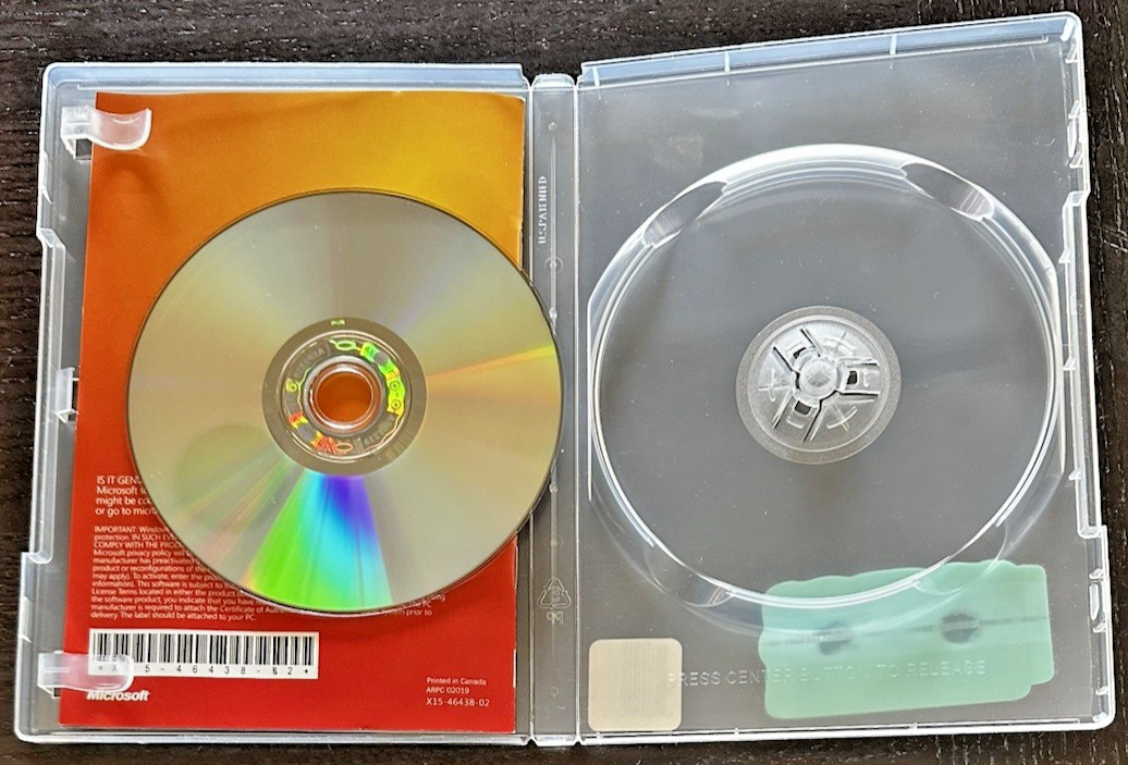 Microsoft Windows 7 Home Premium OEM DVD w/ Product Key 64-bit System Builder