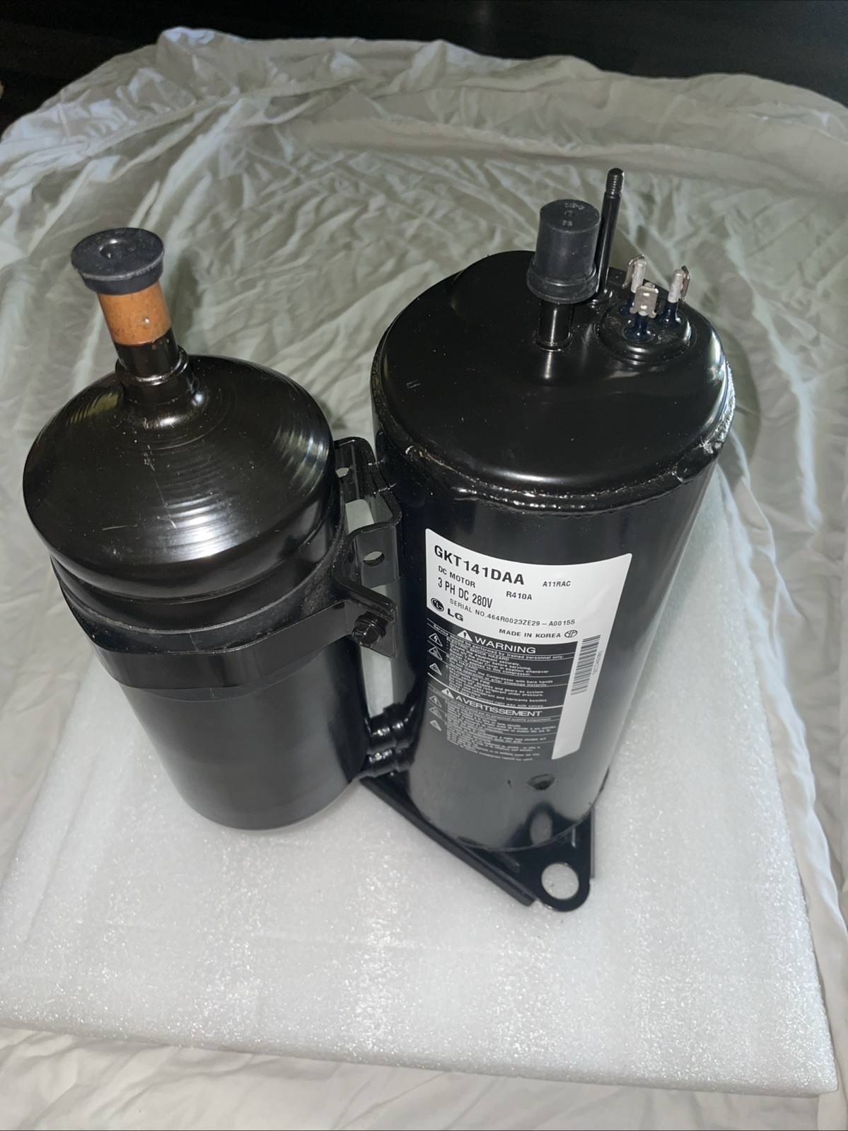 LG TBZ33402001  GKT141DAA A/C Rotary Compressor New