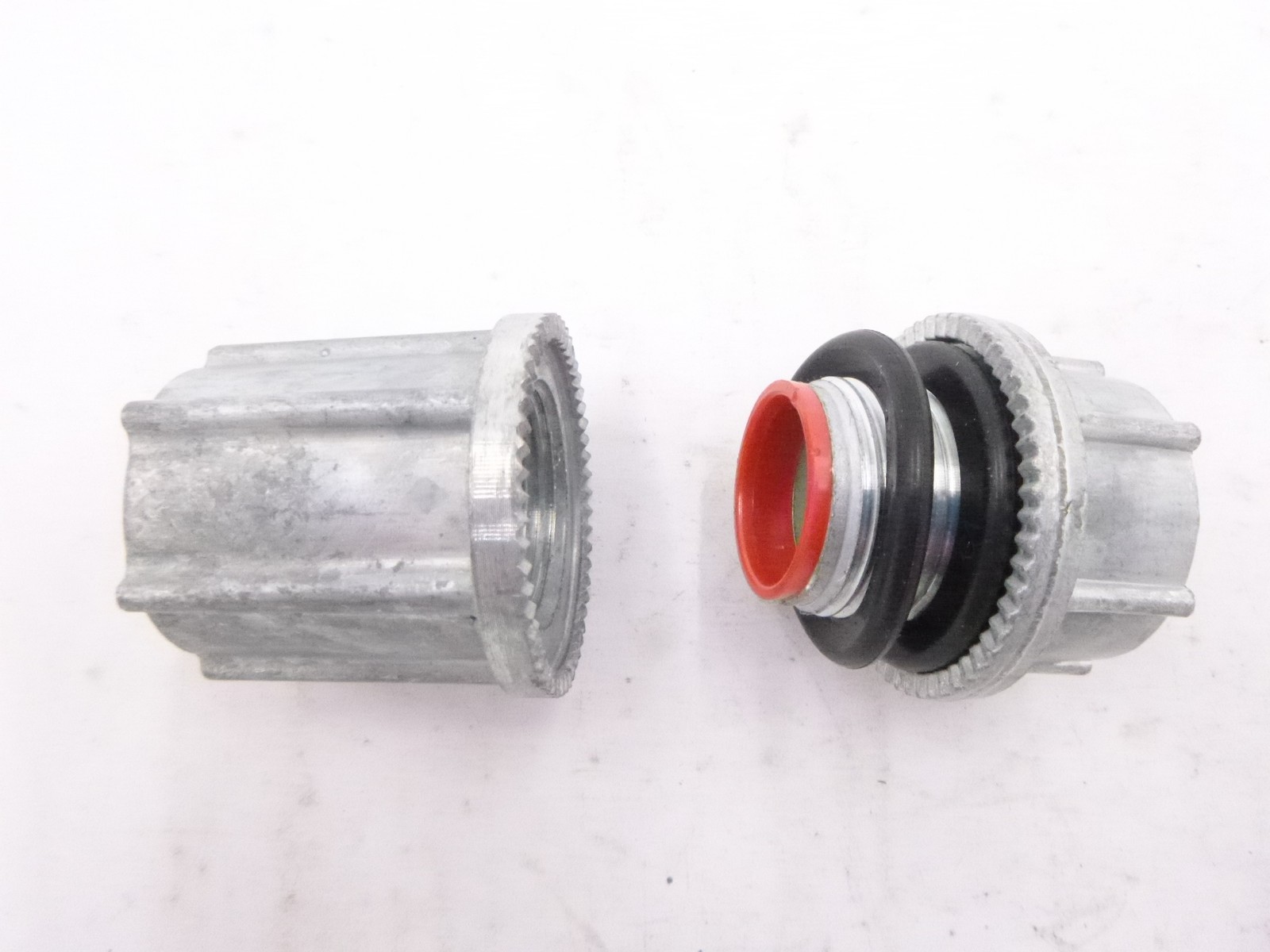 Eaton Crouse-Hinds STTBA-2 3/4" Aluminum Ground Hub Meyers Series Through-Bulkhe
