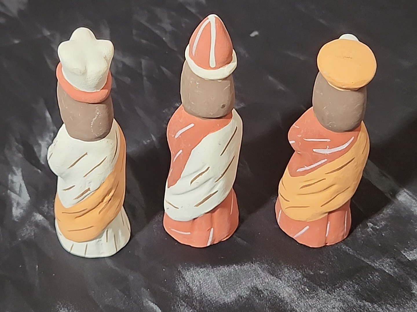 8 Pieces Peru Nativity Pieces/Clay Pottery
