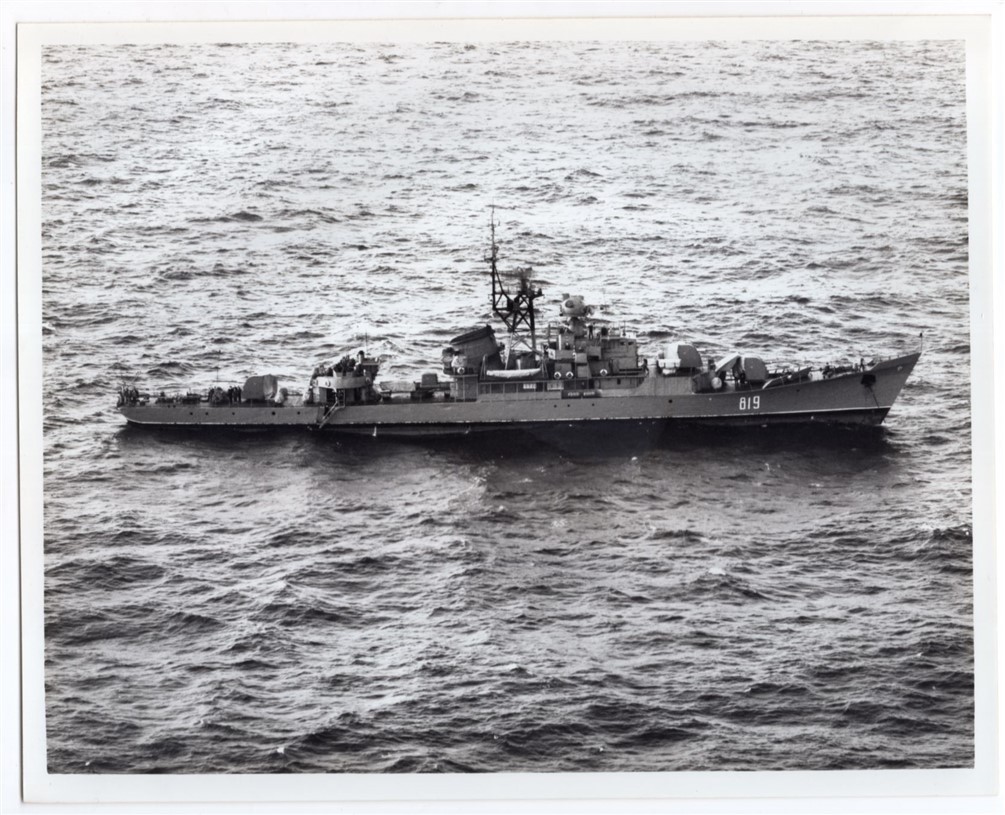 1983 Russian Frigate FF-819 Riga Class 8x10 Original Photo #1