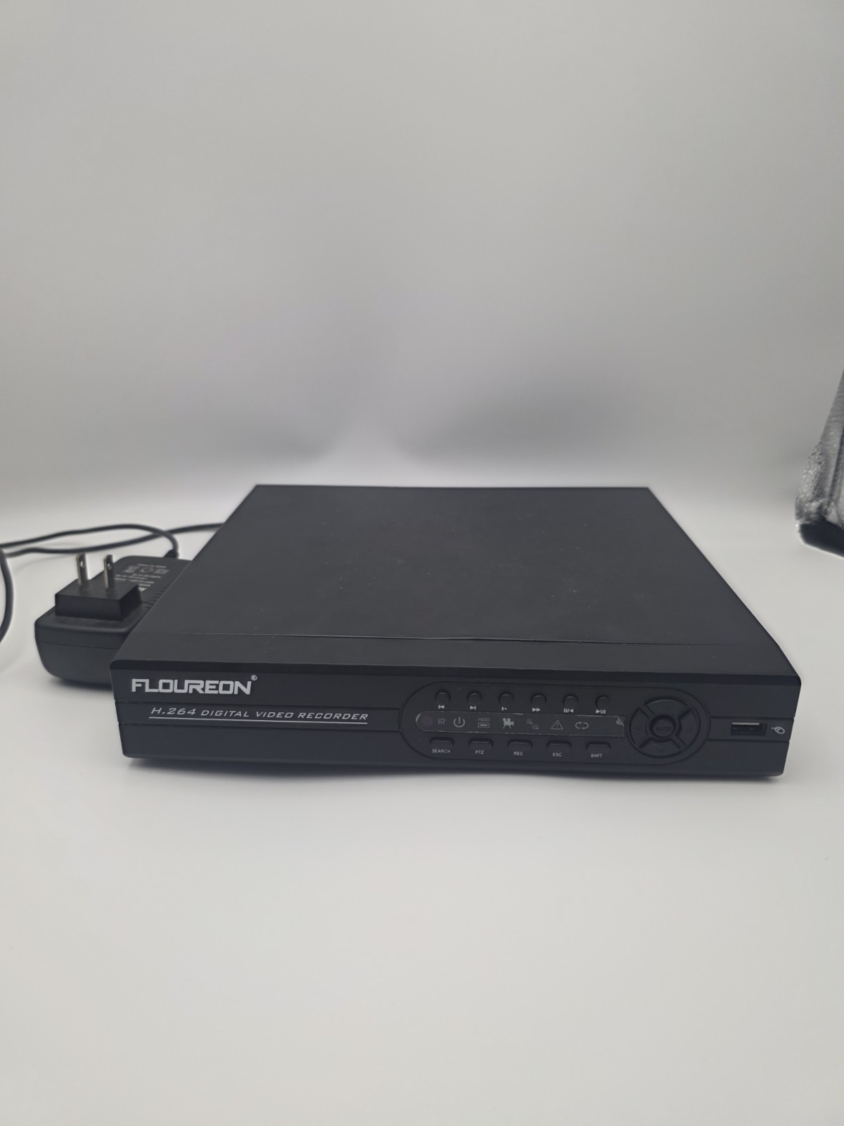 Floureon H.264 4CH CCTV DVR HDMI VGA BNC w/ Adapter Powers On Untested