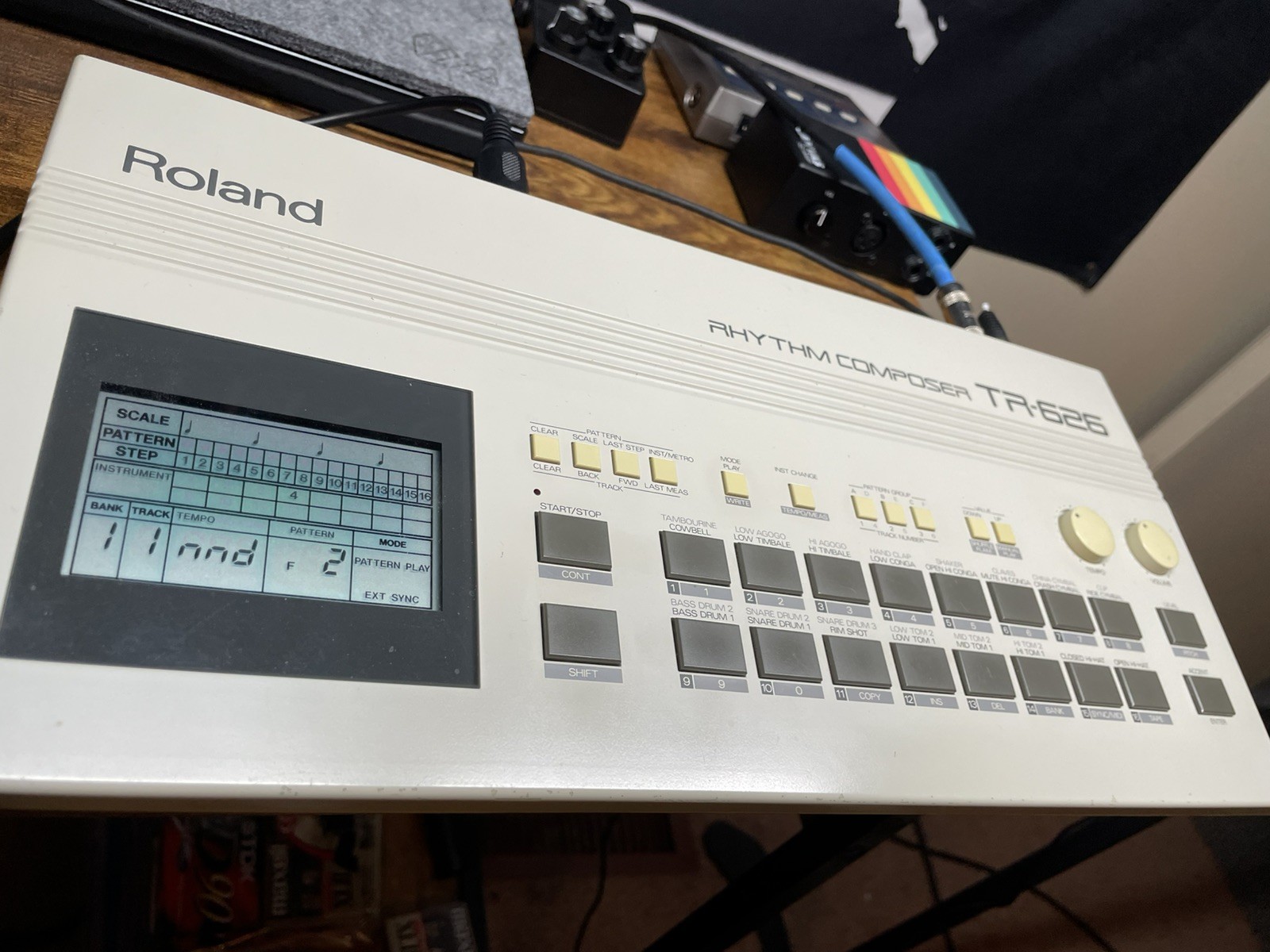 Roland TR-626 Drum Machine With Power Cord, Manual, 2 Guides (Read Description)