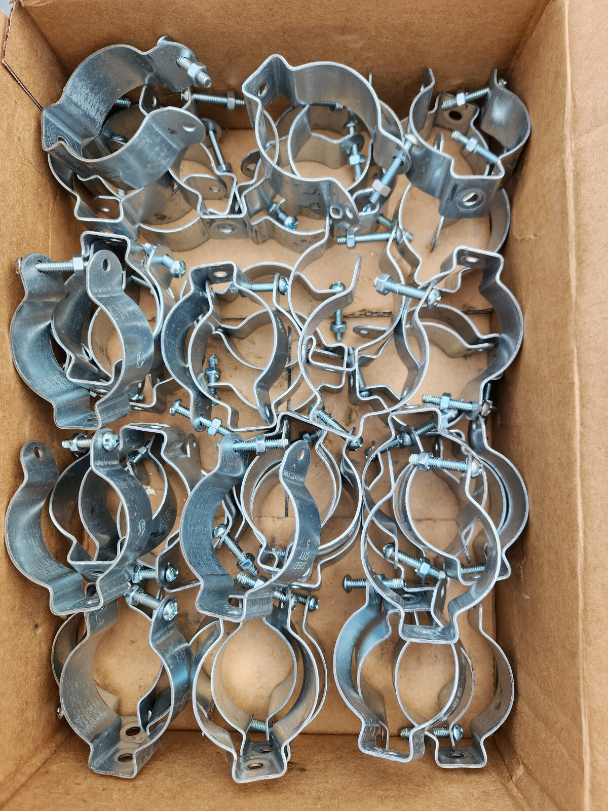 (50 PK) THOMAS BETTS 6H5-B 2" RIGID/EMT/PIPE STEEL HANGER WITH BOLT 6H5B