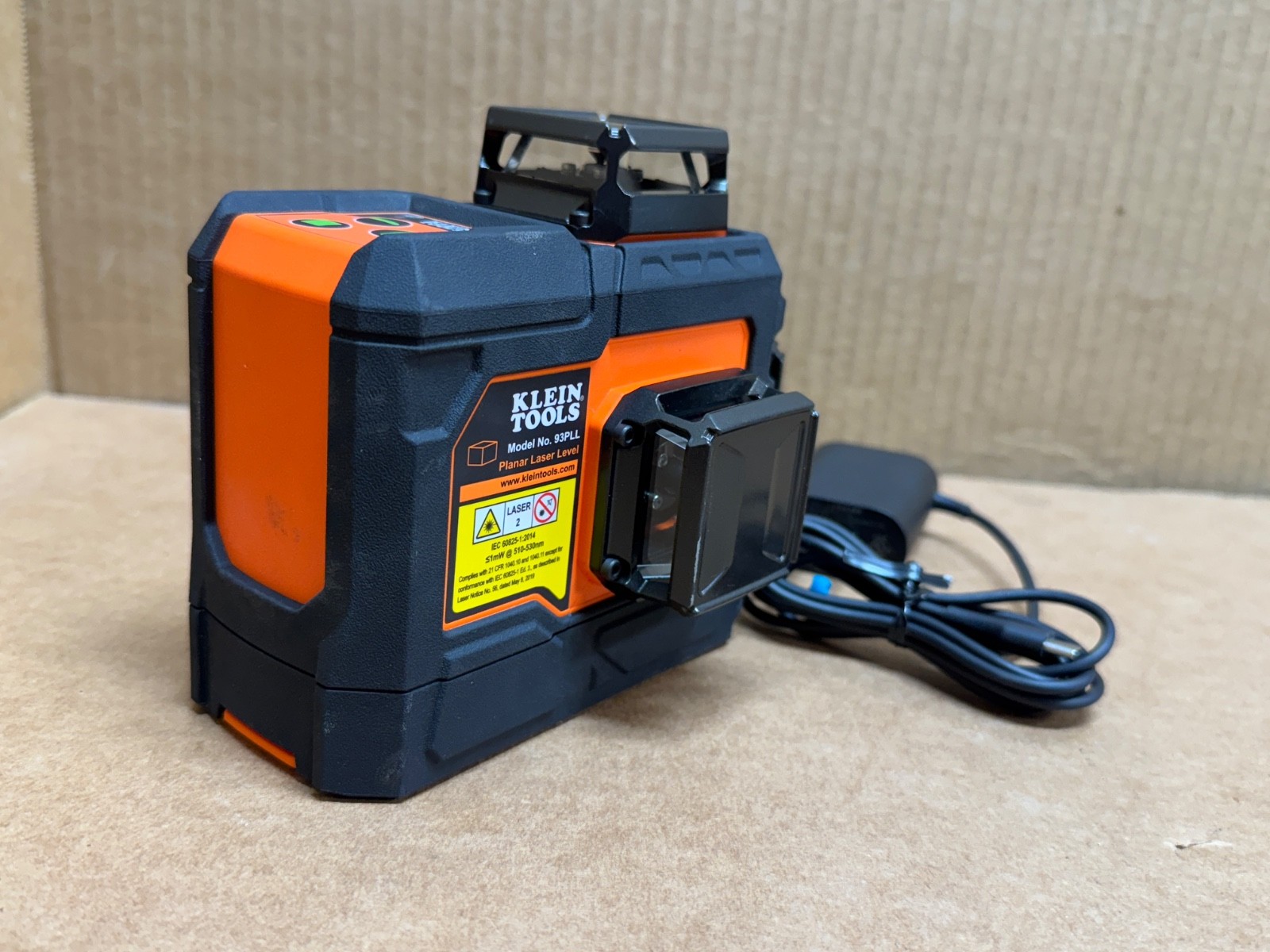 KLEIN TOOLS [93PLL] SELF-LEVELING GREEN PLANAR LASER LEVEL [NO MOUNTING BRACKET]