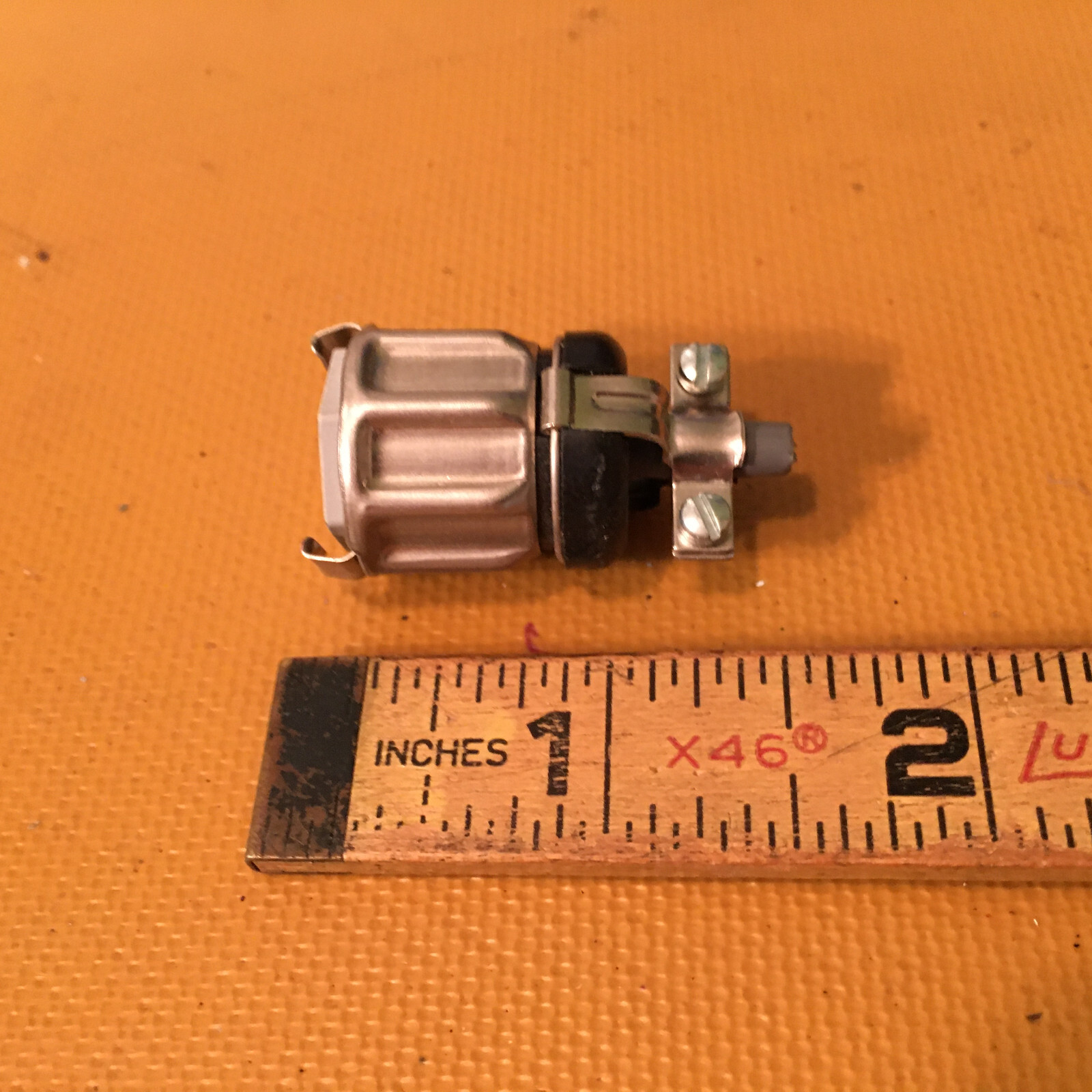1 Amphenol 5 pin Female Circular Connector