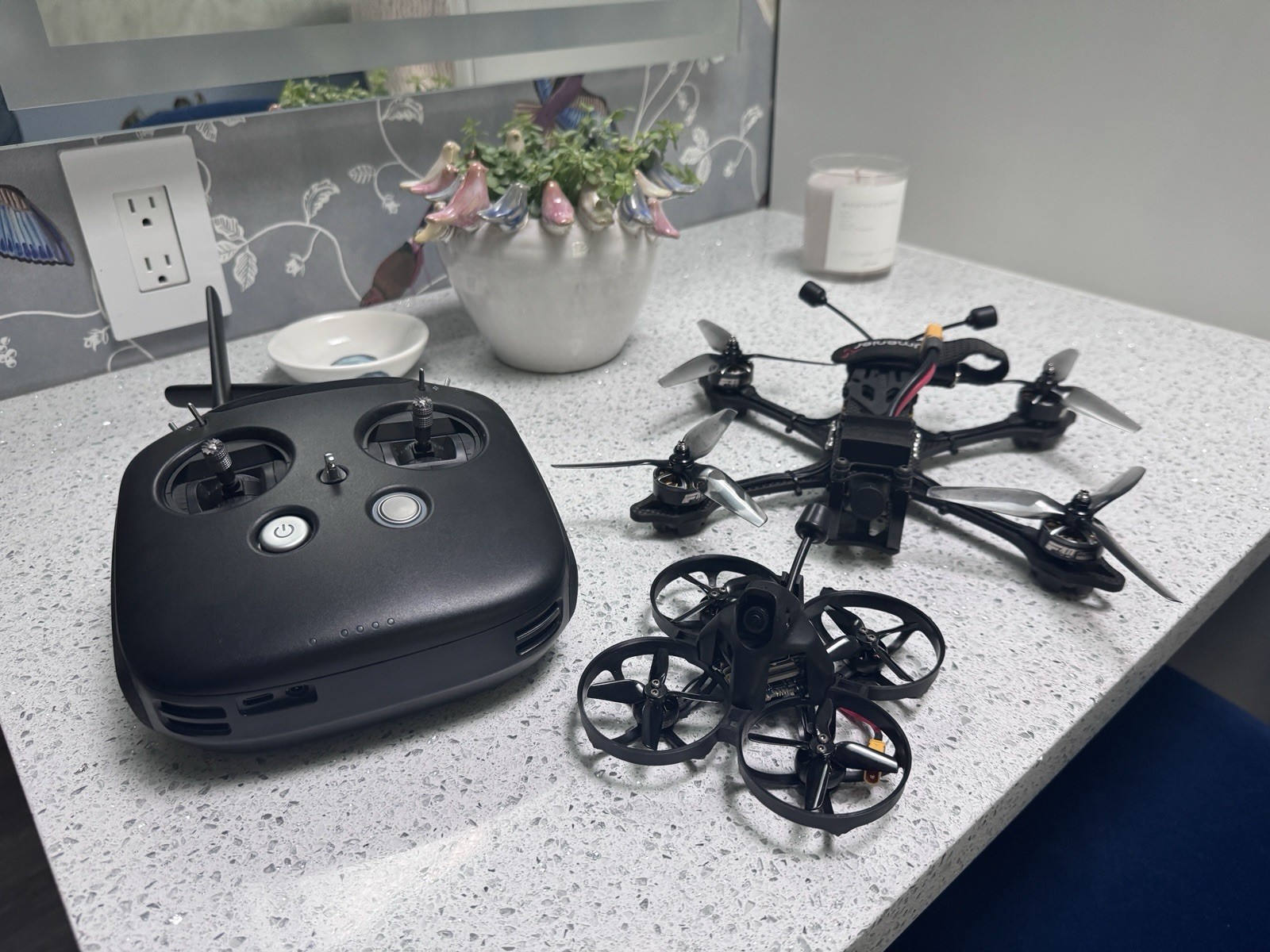 DJI FPV Drone Bundle – Custom JohnnyFPV QAV-S Build + iFlight Alpha A65 Whoop