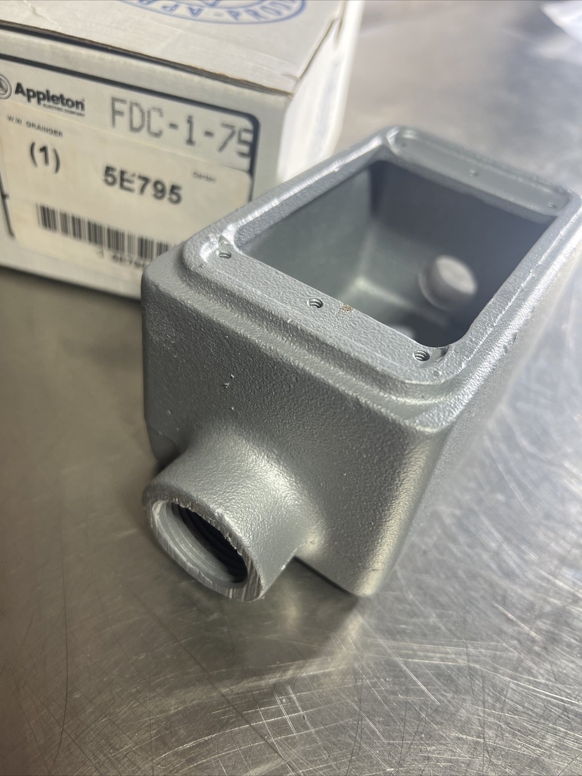 Appleton 5E795 Outlet Box FDC-175 Nos Surplus