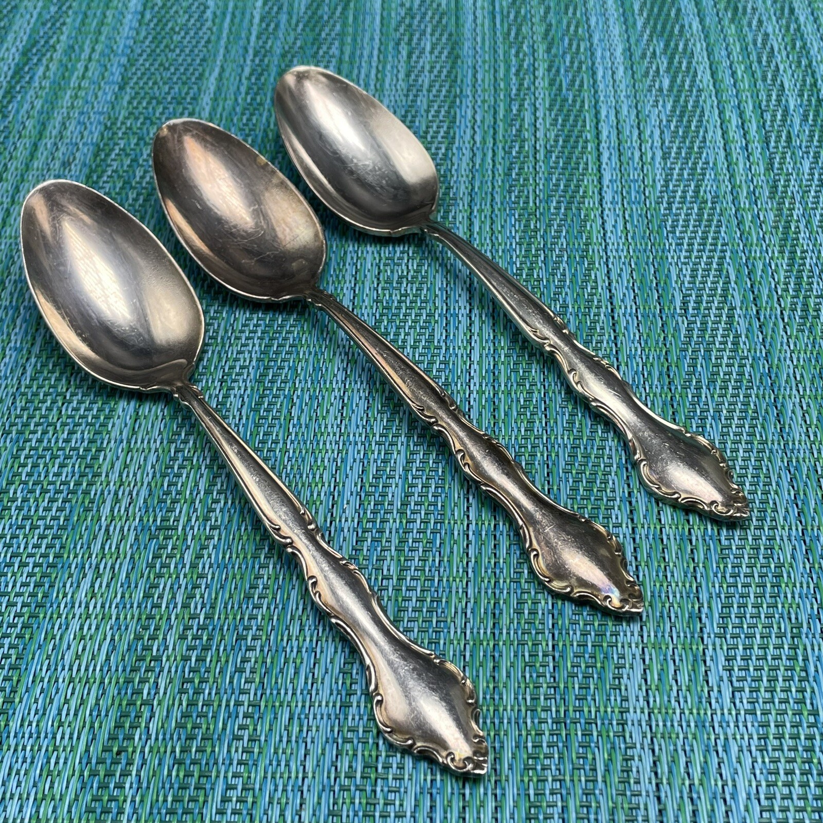 3 International Deep Silver WAKEFIELD Silverplate TEASPOONS Silverware