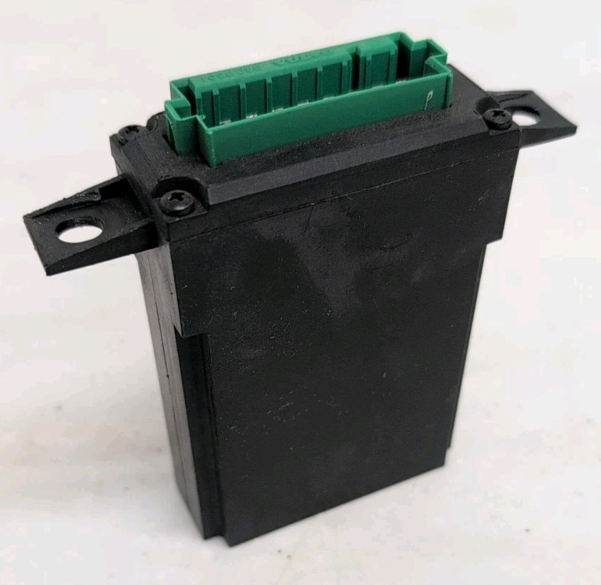 2013 Volvo VNL 21465355 Door Lock Control Module 7421465355/02 (We Have Qty)
