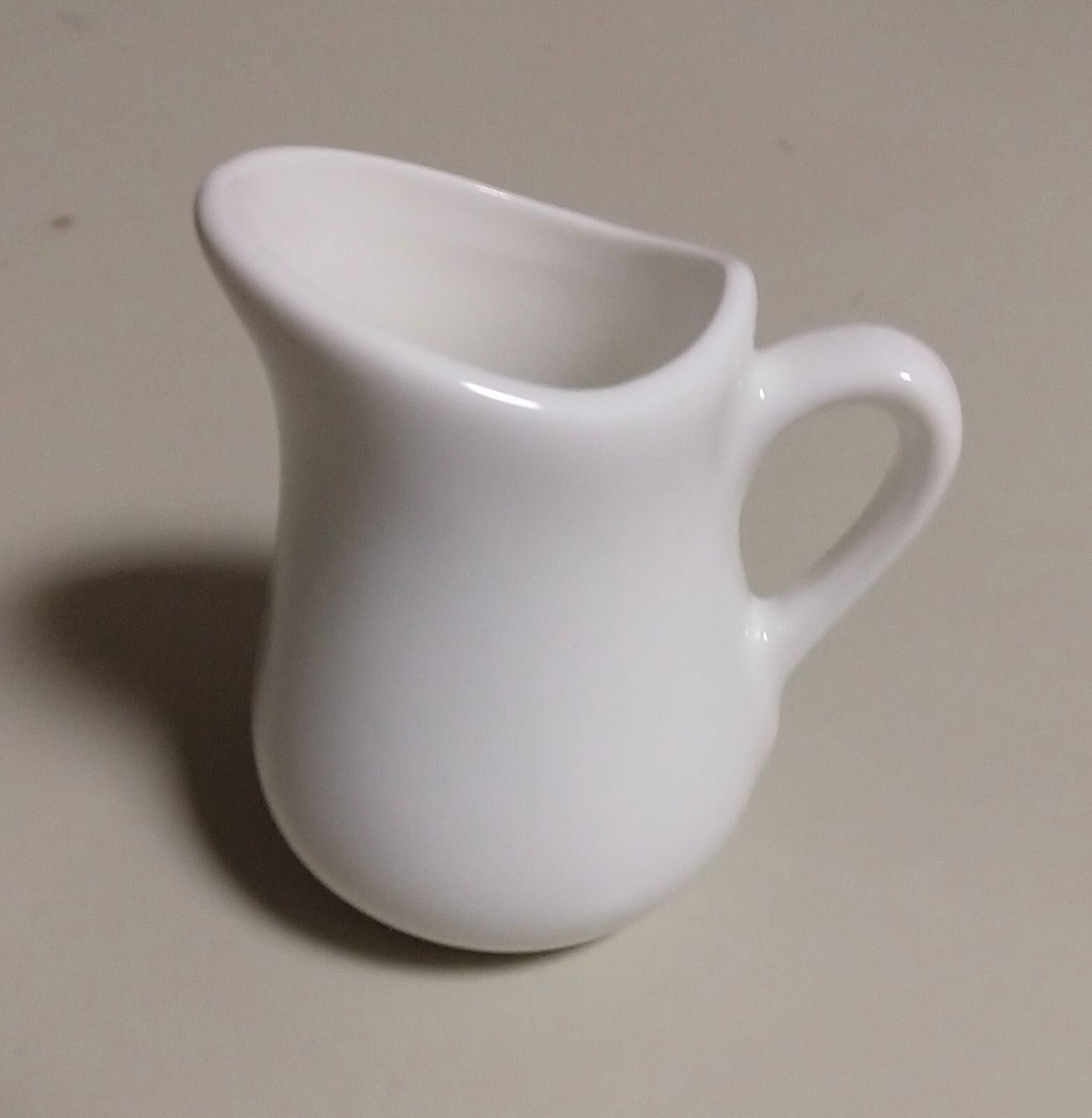 12 - American Metalcraft PBC25 2 oz Porcelain Bell Creamers