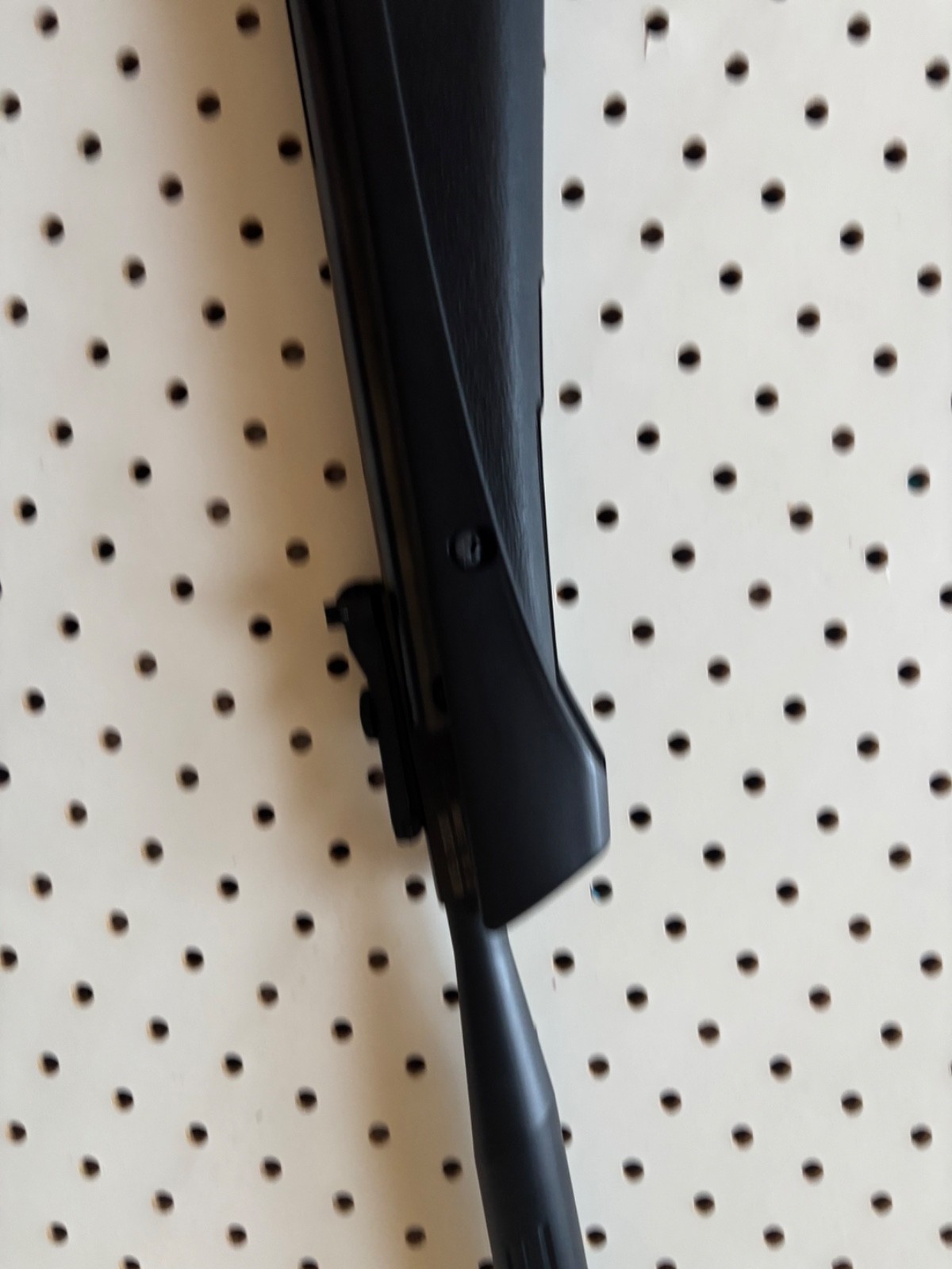 crossman shockwave quiet fire .22 cal 950 fps w/ pellets, scope, and pen loader