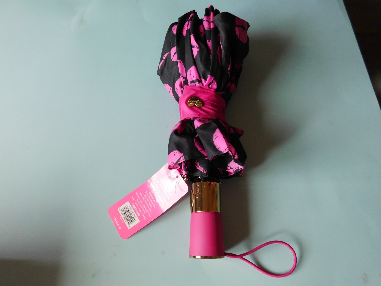 BETSY JOHNSON UMBRELLA BLACK WITH LIPS NEW WITH TAG